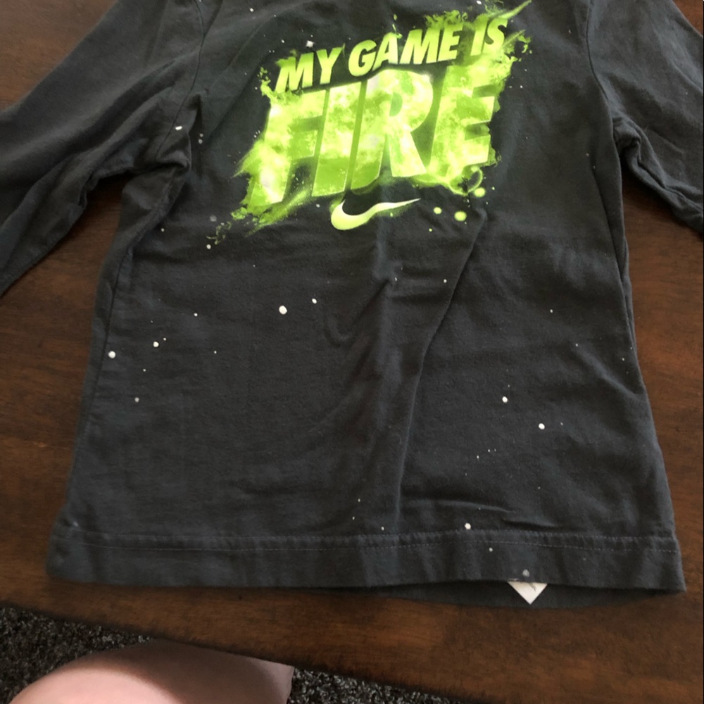 3 boys Nike long sleeve tops